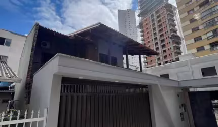 Casa para Locação em Itajaí, Fazenda, 4 dormitórios, 1 suíte, 3 banheiros, 3 vagas