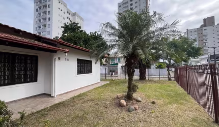 Casa para Locação em Itajaí, Vila Operária, 3 dormitórios, 1 suíte, 3 banheiros, 2 vagas
