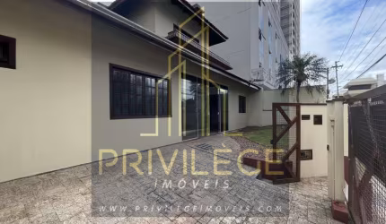 Casa para Locação em Itajaí, Centro, 6 dormitórios, 1 suíte, 3 banheiros, 2 vagas