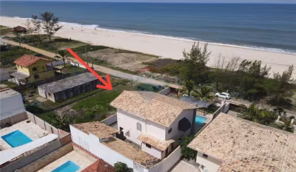 Casa de 3 dormitórios em frente a praia de Guaratiba