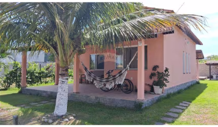 Casa de dois dormitórios  em condomínio fechado em Itaipuaçu