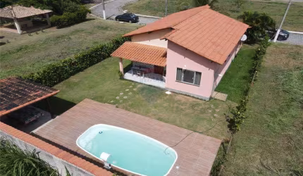Casa de dois dormitórios  em condomínio fechado em Itaipuaçu