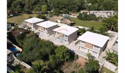 Casa de condominio fechado com dois dormitórios com banheiro no Condado.