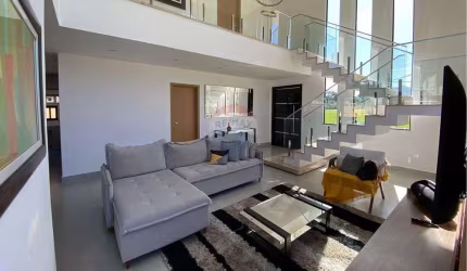 Luxuosa Casa de Condomínio 3 suítes em Inoã, com piscina, em Maricá à Venda