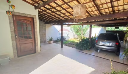 Casa com três dormitórios em itaipuaçu.