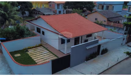 Casa em terreno Grande. Novinha e Perfeita!!!