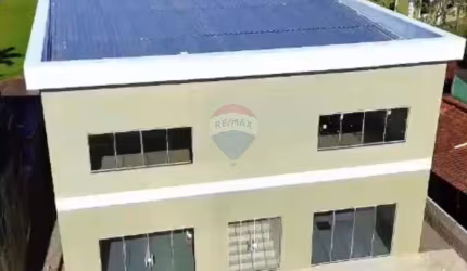 Prédio Comercial à Venda em Maricá/RJ | 2 Pavimentos| 2 lojas e 4 salas | 324m² Construídos