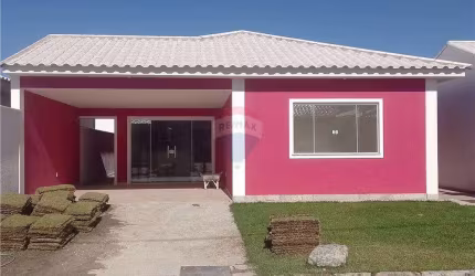 Excelente Oportunidade: Casa de 3 Quartos em Condomínio com  Infraestrutura Completa