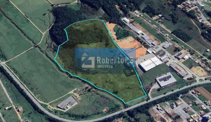 Àrea excepcional de 173.000,00 m2 em Santo Amaro da Imperatriz, localizada à margem da BR, o caminho perfeito para Florianópolis.
