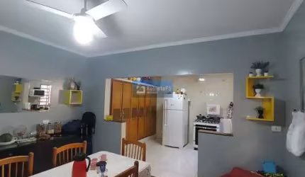 Casa em Cidade Morumbi, 2 dormitórios, 1 suíte, varanda gourmet, 3 vagas, garagem coberta.