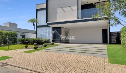 Encantadora casa em condomínio, Votorantim/Sorocaba! Possui 4 quartos, sendo 3 suítes, com lazer completo!
