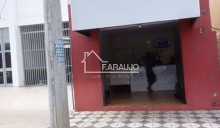 Salão comercial com casa, na Av. General Carneiro, Vila Luciy em Sorocaba-SP.