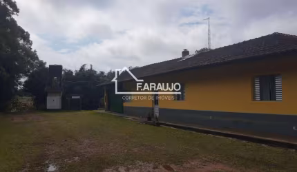 Oportunidade única: Sítio à venda em Tapiraí-SP, Bairro do Turvo! 5 quartos, 1 suíte, 2 salas, 4 banheiros, 10 vagas e 10 alqueires de área. Venha conferir!