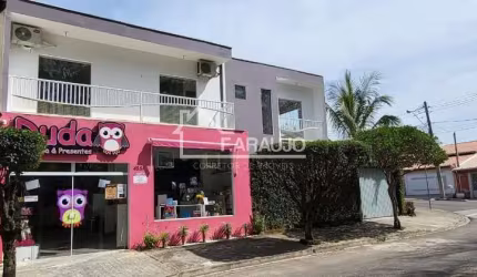 Casa sobrado à venda no Jardim Residencial Villa Amato em Sorocaba, com 157m² de área construida, 2 quartos sendo 1 suíte com closet.
