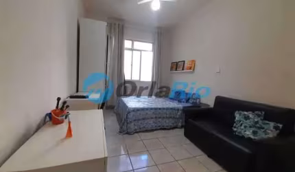 Kitnet / Stúdio para alugar na Avenida Prado Júnior, Copacabana, Rio de Janeiro, 24 m2 por R$ 2.000