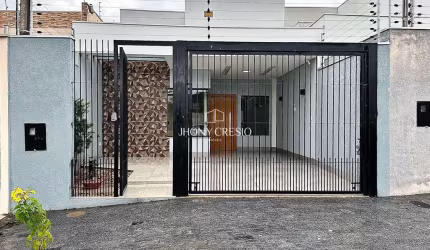 Casa à venda em Maringá, próximo do centro, estuda permuta.
