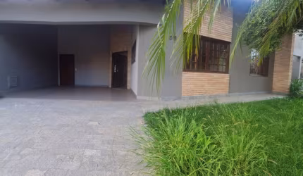 Ótima Casa em condomínio