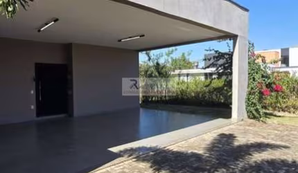 Imperdível oportunidade: Casa de alto padrão em condomínio na Chácara Halter, Salto-SP! 3 quartos, 3 suítes, 1 sala, 5 banheiros, 3 vagas de garagem e 327m².