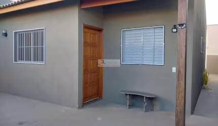 Imperdível Casa à Venda em Indaiatuba-SP, Jardim Barcelona: 2 Quartos, 1 Suíte, 1 Sala, 2 Banheiros, 2 Vagas, 70m²!