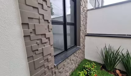 Casa em Condomínio à Venda em Indaiatuba-SP: 3 Quartos, 1 Suíte, 2 Vagas de Garagem - Jardins do Império - 110m².