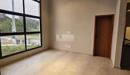 Casa em Condomínio de Luxo em Indaiatuba-SP: 3 Quartos, 3 Suítes, 2 Salas, 4 Banheiros, 2 Vagas, 156m² - Imperdível!