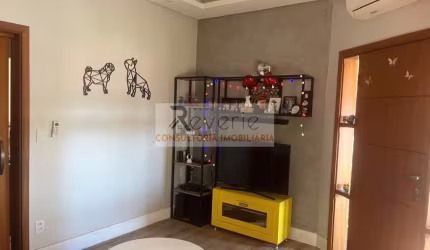 Imperdível: Casa à venda no Jardim Colonial, Indaiatuba-SP, com 3 quartos, 1 suíte, 1 sala, 2 banheiros, 2 vagas de garagem, 143m².