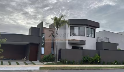 Imperdível casa em condomínio de alto padrão em Indaiatuba-SP - Residencial Milano: 4 quartos, 4 suítes, 1 sala, 5 banheiros, 2 vagas, 245,32m²