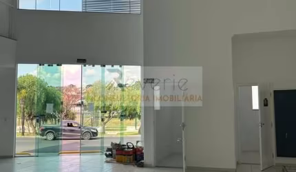 Salão comercial para locação em Indaiatuba-SP: 3 salas, 3 banheiros, 6 vagas de garagem, 515m² no Jardim Morada do Sol!
