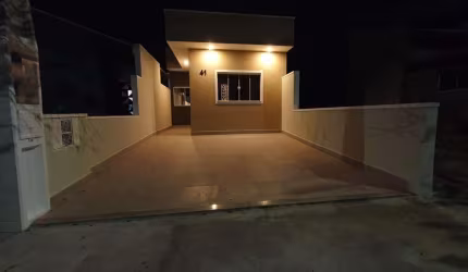Casa para Venda em Taubaté, Vila dos Comerciários 2, 2 dormitórios, 1 suíte, 1 banheiro, 2 vagas