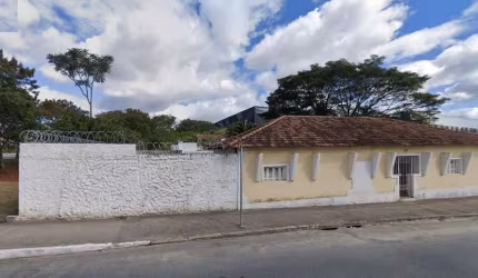 Prédio Comercial para Locação em Taubaté, Vila Edmundo, 6 dormitórios, 3 banheiros, 5 vagas