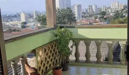 Sobrado para Venda em Jacareí, Centro, 3 dormitórios, 1 suíte, 2 banheiros, 1 vaga