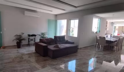 Casa para Venda em Taubaté, Vila Odete, 3 dormitórios, 3 suítes, 4 banheiros, 5 vagas