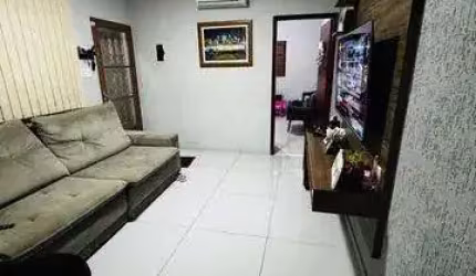 Casa para Venda em Taubaté, Jardim Continental II, 2 dormitórios, 1 banheiro, 2 vagas