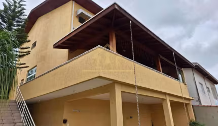 Sobrado para Venda em Taubaté, Campos Elíseos, 3 dormitórios, 1 suíte, 2 banheiros, 4 vagas