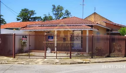 Casa para Venda em Taubaté, Vila Santa Isabel, 4 dormitórios, 1 suíte, 1 banheiro, 8 vagas