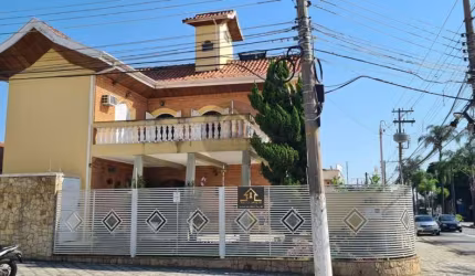 Casa para Venda em Taubaté, Jardim Maria Augusta, 3 dormitórios, 2 suítes, 3 banheiros, 4 vagas