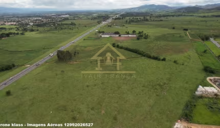 Área para Venda em Pindamonhangaba, Feital