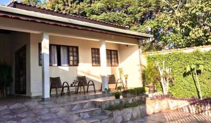 Casa para Venda em Taubaté, Granjas Santa Terezinha, 3 dormitórios, 1 suíte, 2 banheiros, 4 vagas