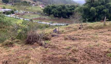 Área venda na estrada de Pinda para Lagoinha