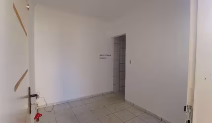 Casa para locação no Centro de Taubaté-SP: 1 quarto, 1 sala, 1 banheiro - 30,00 m² de área!