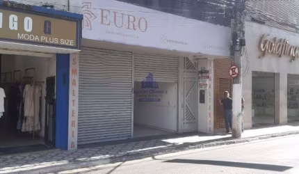 Ponto Comercial Venda/Locação em Centro de Taubaté, com mais de 325M².