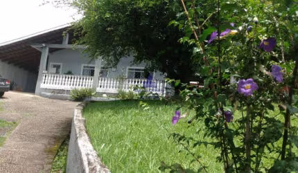Chácara de Luxo para Venda ou Locação em Taubaté-SP - Bairro Barreiro  3 Quartos, 1 Suíte, 3 Salas, 3 Banheiros, 4 Vagas, 380m².