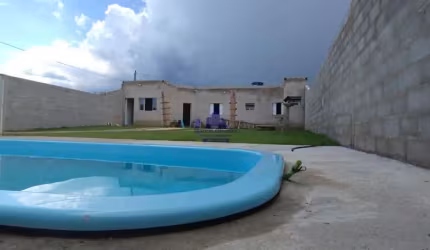 Casa à venda em Caçapava-SP, bairro Pinheirinho, 2 quartos, 1 suíte, 1 sala, 1 banheiro, 80,00 m². Confira!