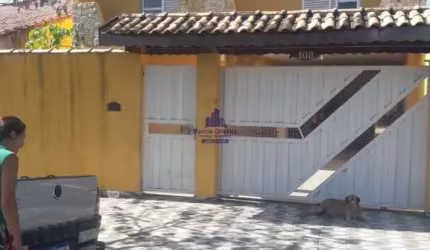 Casa com 4 quartos à venda no Parque Bandeirantes, Taubaté  por R$ 700.000