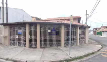 Imperdível! Casa para locação em Taubaté-SP, Parque Aeroporto. 2 quartos, 2 salas, 1 banheiro, 3 vagas e 130m².
