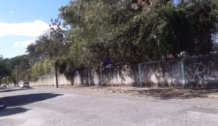 Terreno com 240m² em excelente bairro.