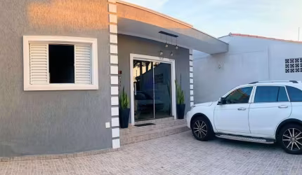 Casa com 3 quartos à venda na Vila Santos, Caçapava , 295 m2 por R$ 650.000