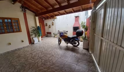 Casa com 2 quartos à venda no Morada dos Nobres, Taubaté  por R$ 300.000