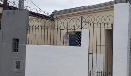 Casa com 2 quartos à venda na Vila Edmundo, Taubaté , 125 m2 por R$ 220.000