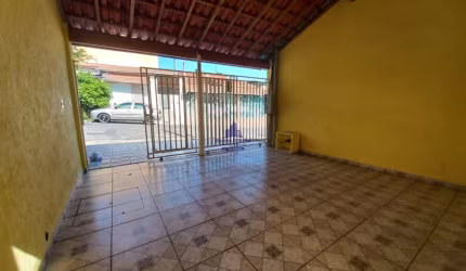 Casa de locação no bairro Bonfim em Taubaté-SP, 2 quartos, 1 suíte, 2 banheiros, 2 vagas de garagem, 125m² de área.